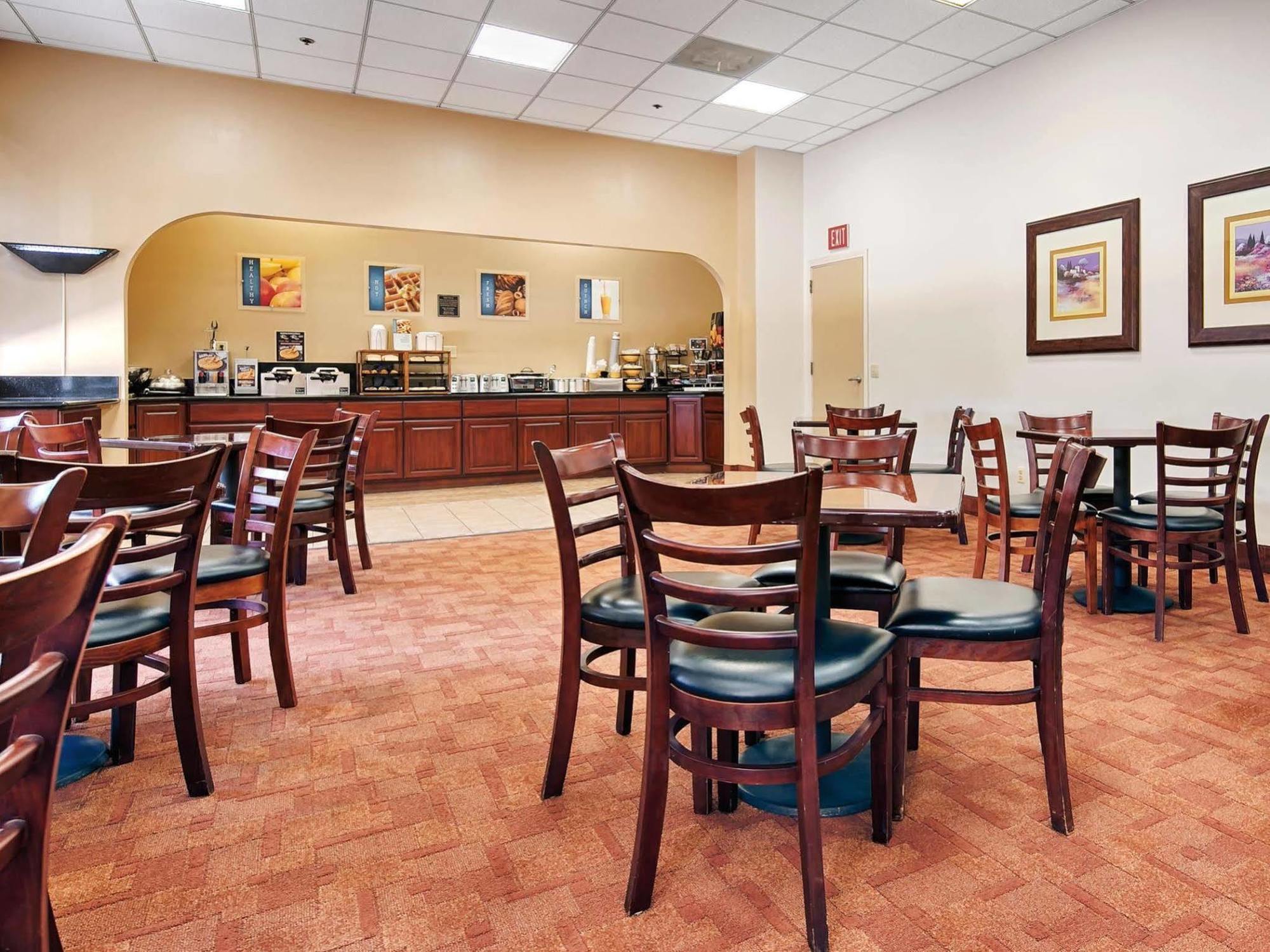 Best Western Of Long Beach Esterno foto